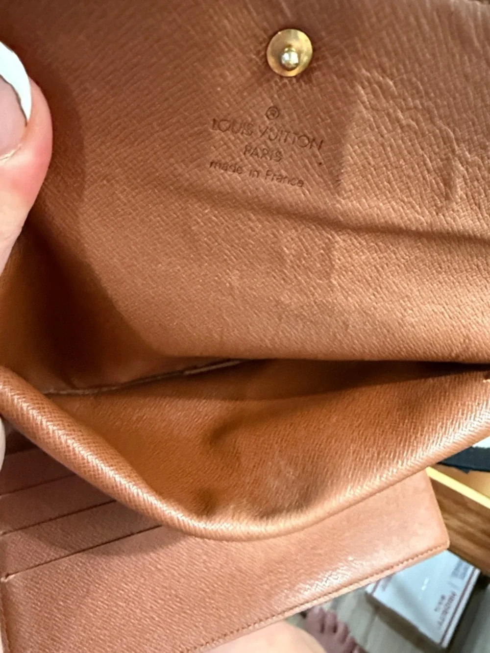 1999 LV Monogram
International Trifold Wallet TH1929 - project piece? - Picture 6 of 10